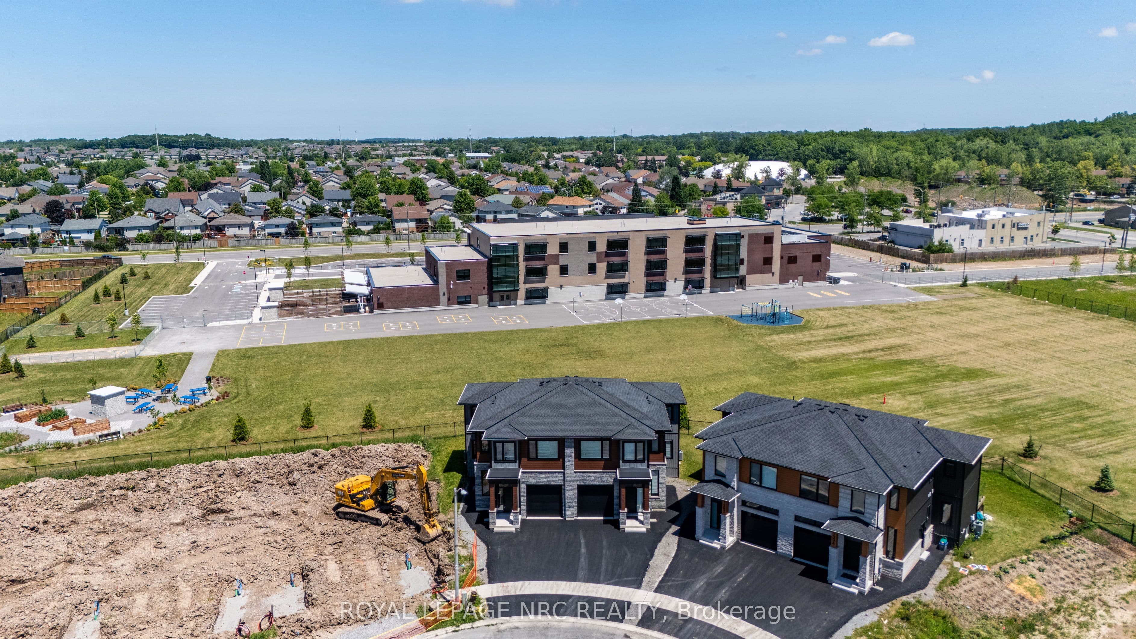 7386 Splendour Drive, Niagara Falls, ON L2H 3V8