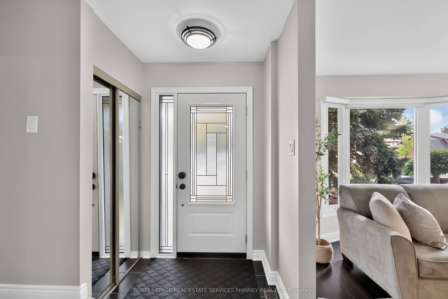 2467 Grindstone Court, Mississauga, ON L5L 3K8