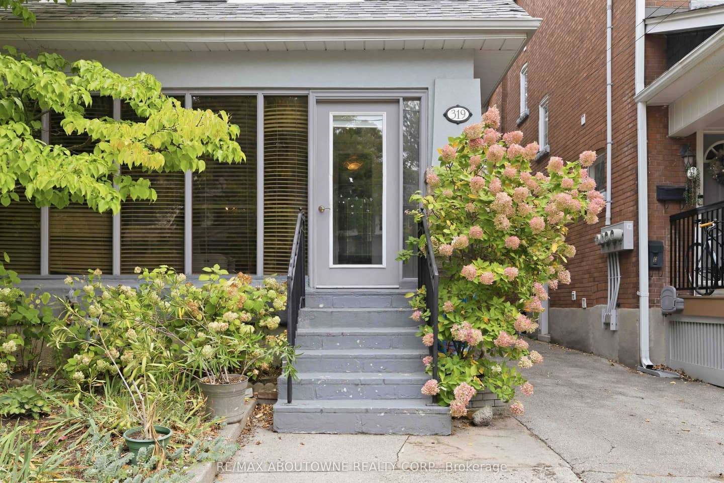 319 Durie Street, Toronto, ON M6S 3G2