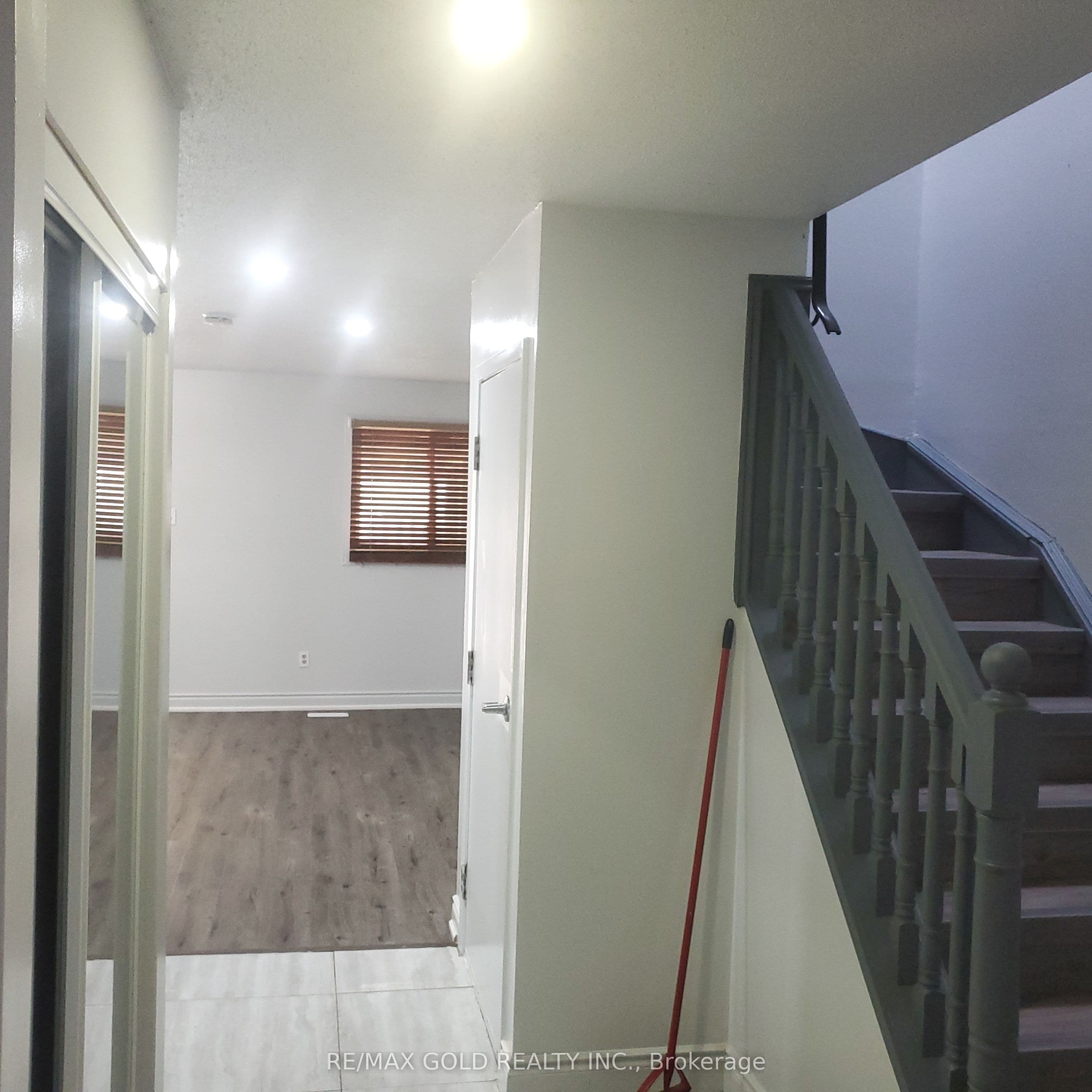 7 Auld Croft Road, Toronto, ON M9W 6E3