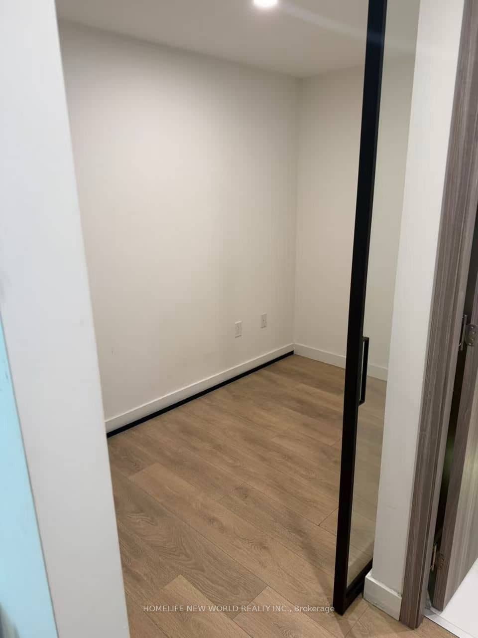 1 Concord Cityplace Way 502, Toronto, ON M5V 0X3