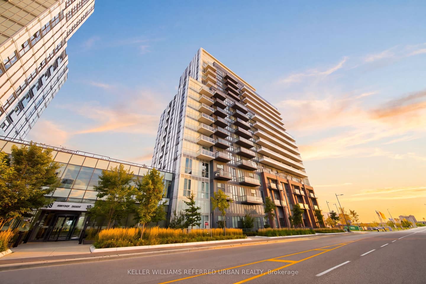 10 Honeycrisp Crescent 907, Vaughan, ON L4K 0M7