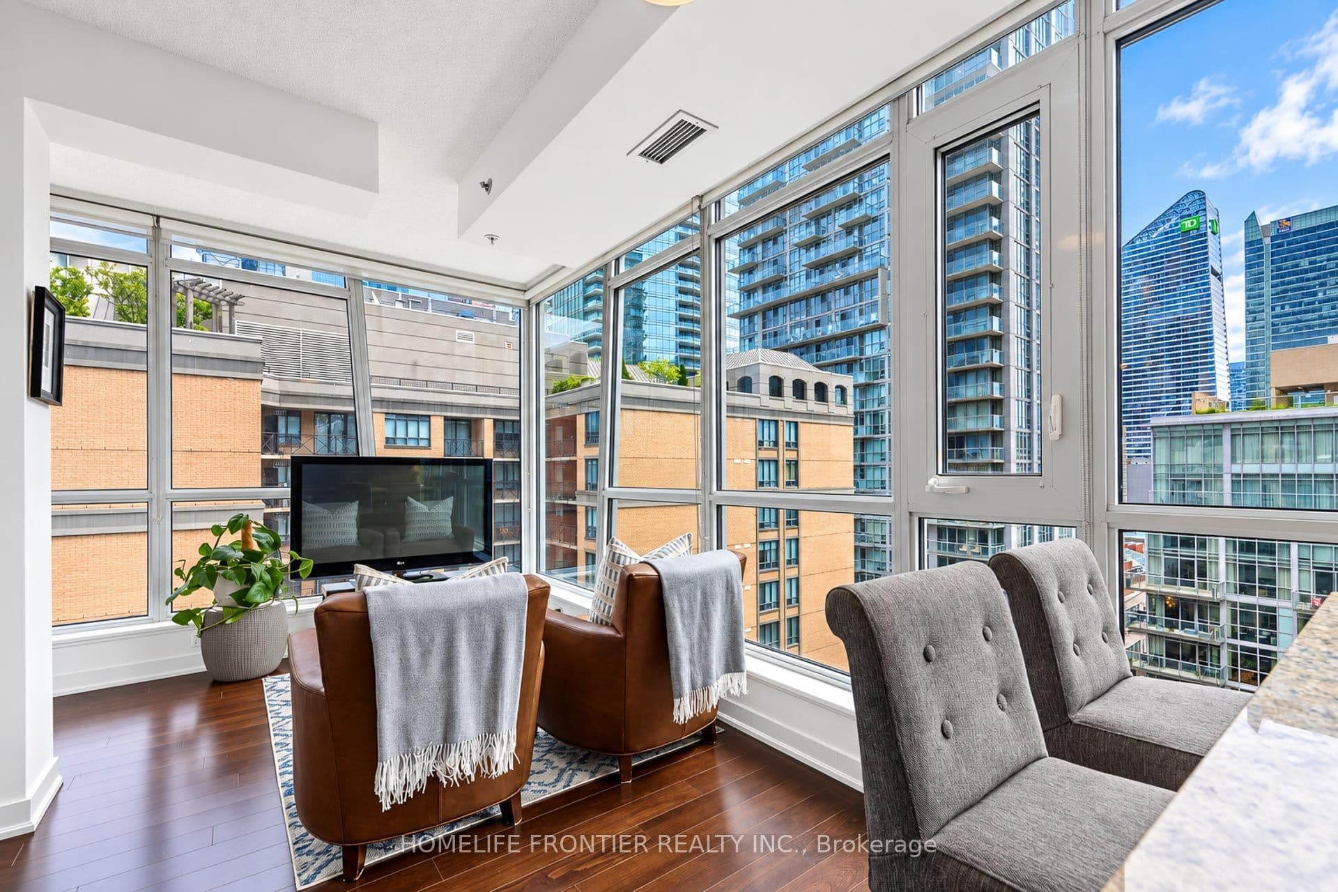199 Richmond Street W 1404, Toronto, ON M5V 0H4