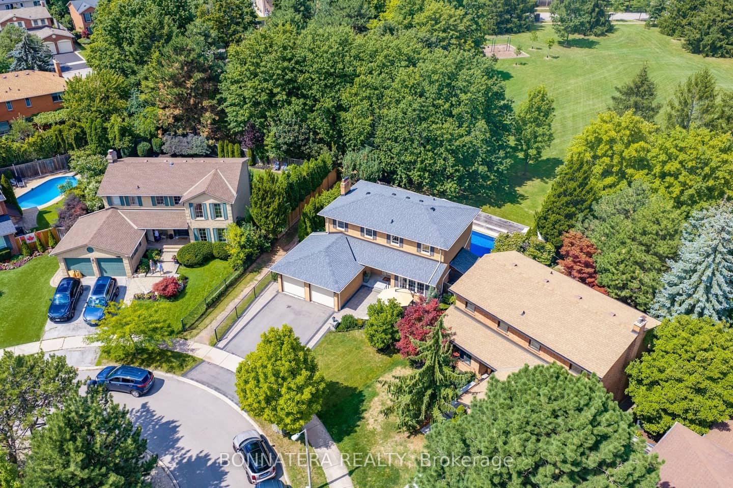 1409 Holly Court, Oakville, ON L6H 3H4