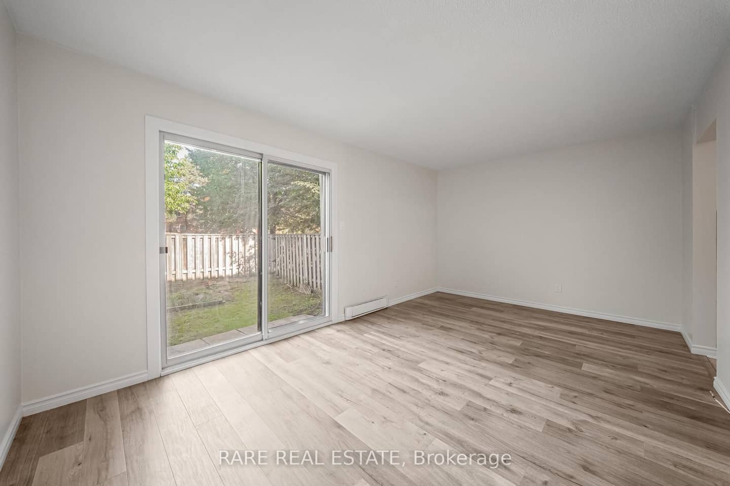221 Ormond Drive 18, Oshawa, ON L1G 6T7