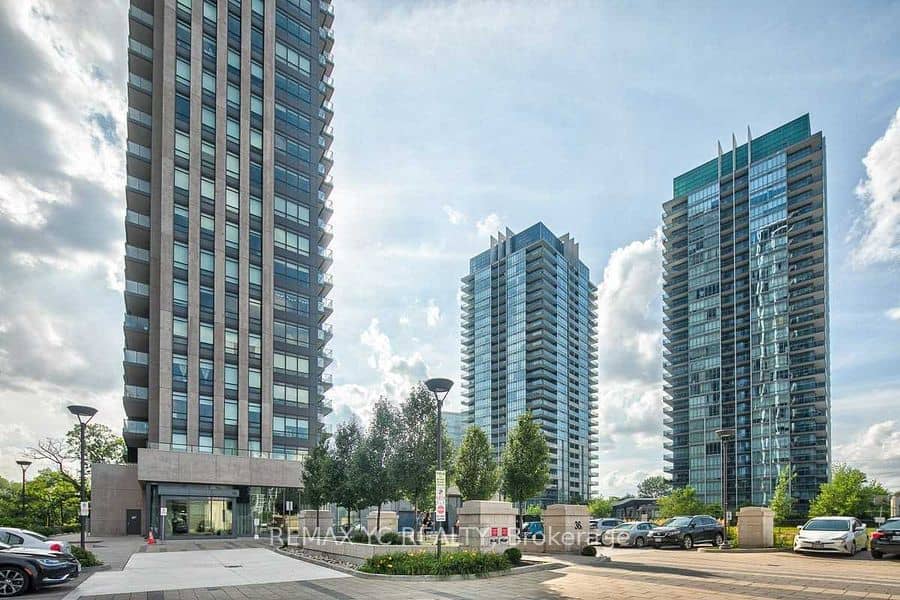 36 Park Lawn Road 3705, Toronto, ON M8Y 0E5
