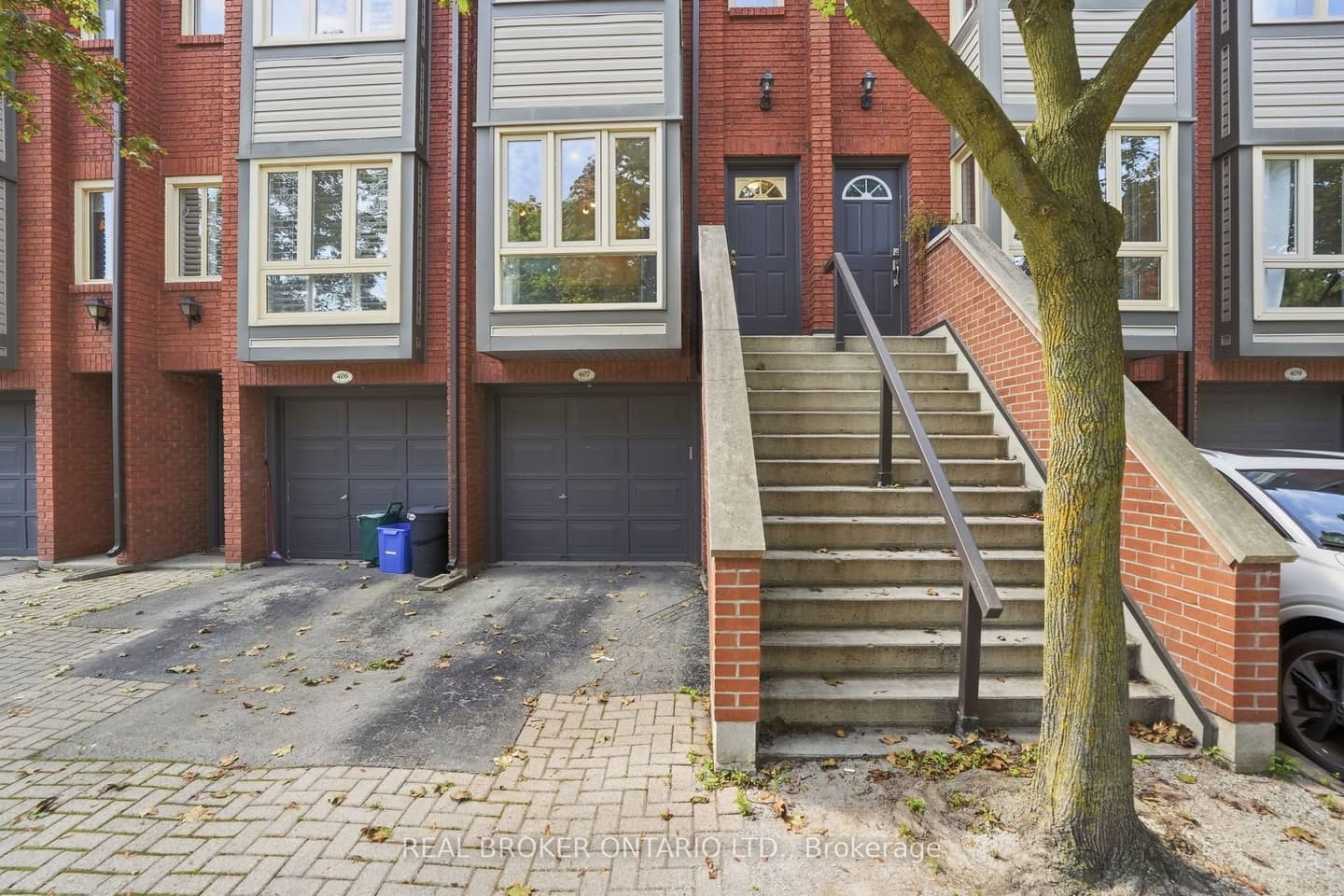 895 Maple Avenue 407, Burlington, ON L7S 2H7