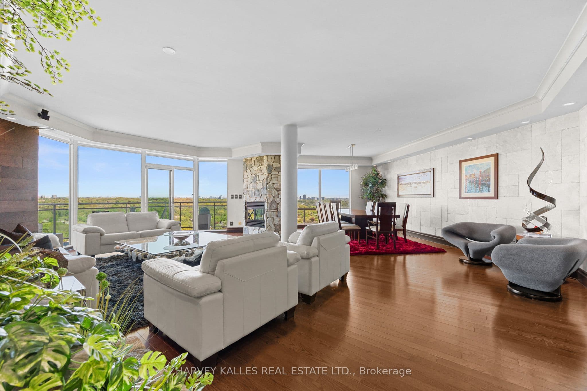 300 Bloor Street E 2701, Toronto, ON M4W 3Y2
