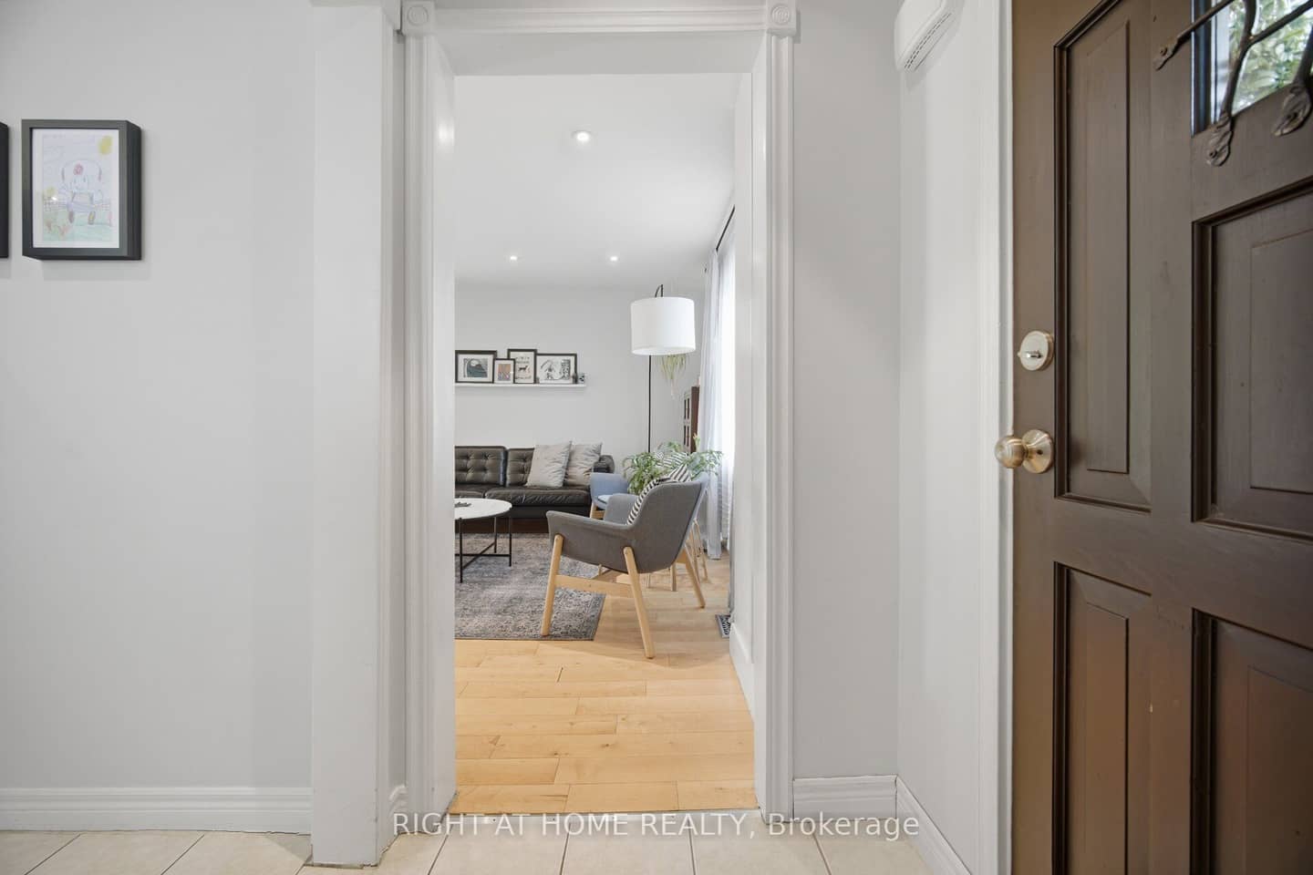 18 Vanbrugh Avenue, Toronto, ON M1N 3S9
