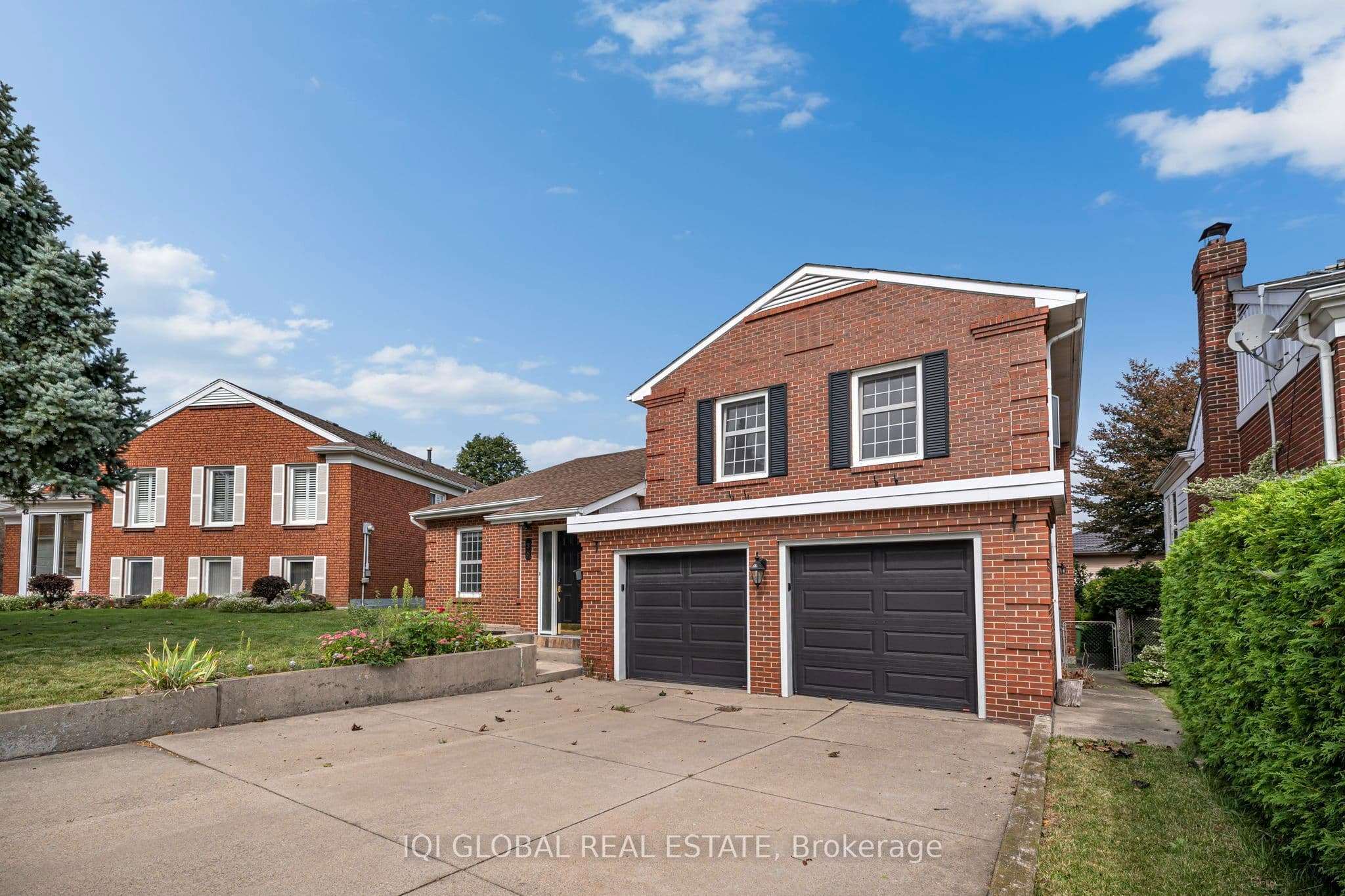 38 Leclaire Street, Hamilton, ON L9C 5X3
