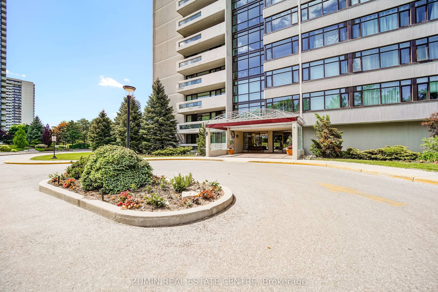 1555 E Finch Avenue E 602, Toronto, ON M2J 4X9