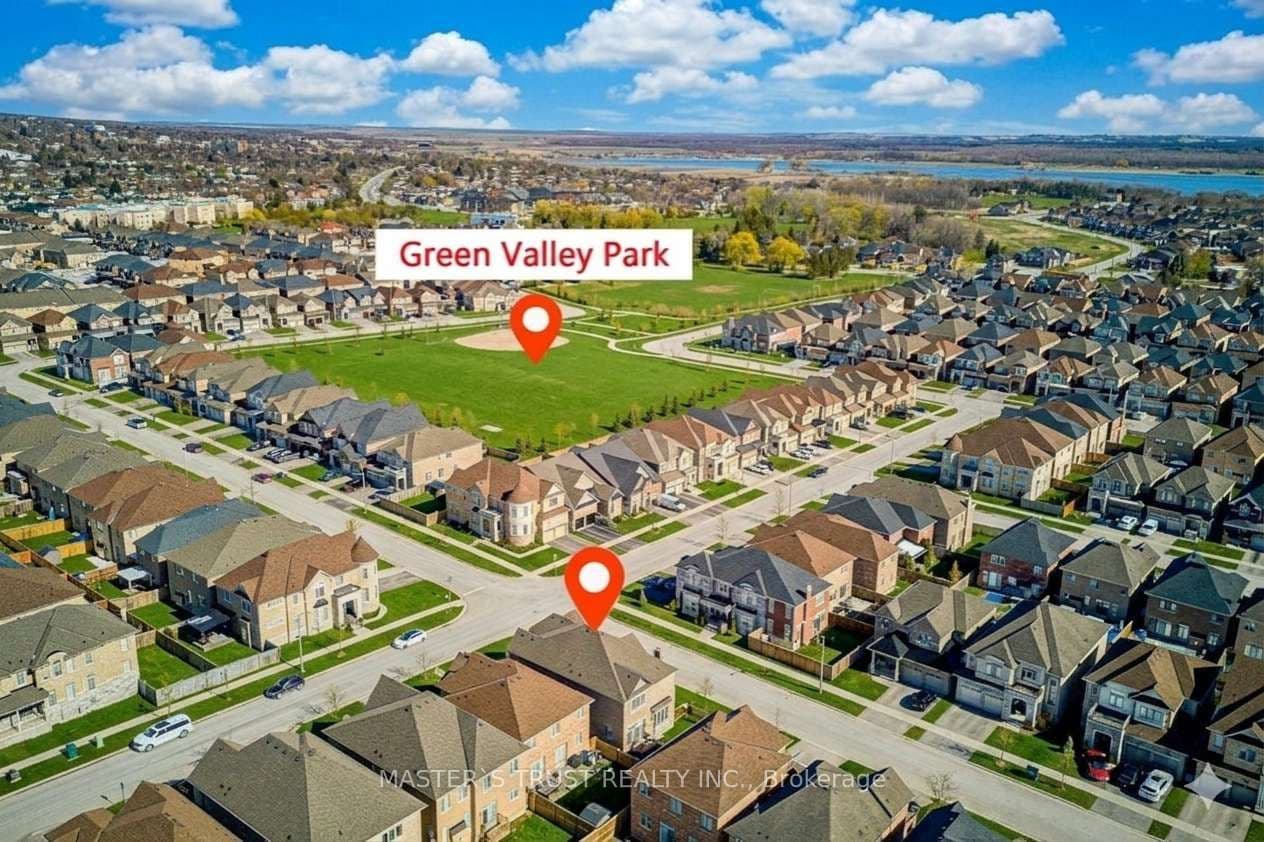 57 Tupling Street, Bradford West Gwillimbury, ON L3Z 0W8