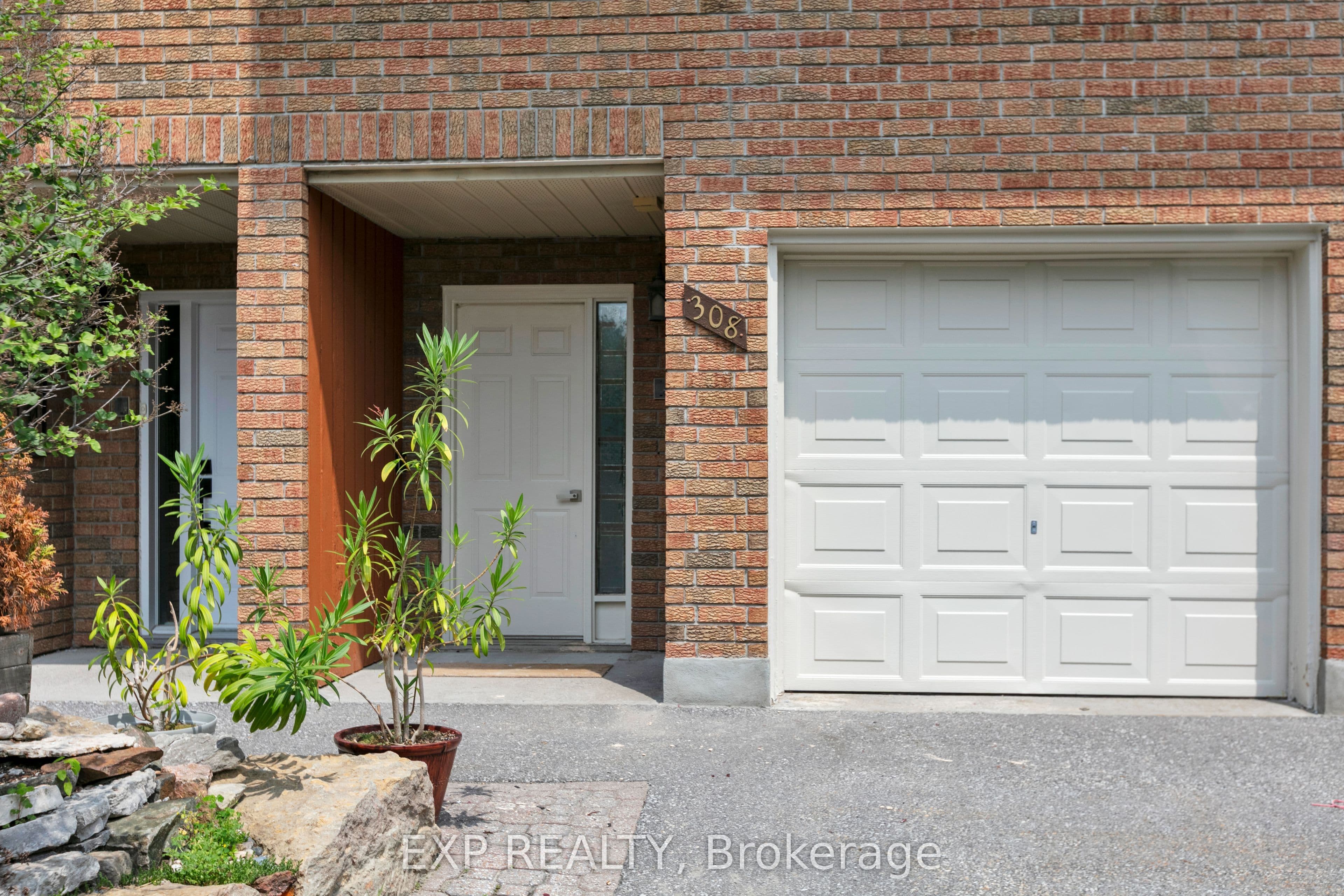 308 Stratas Court 24, Kanata, ON K2L 3K6
