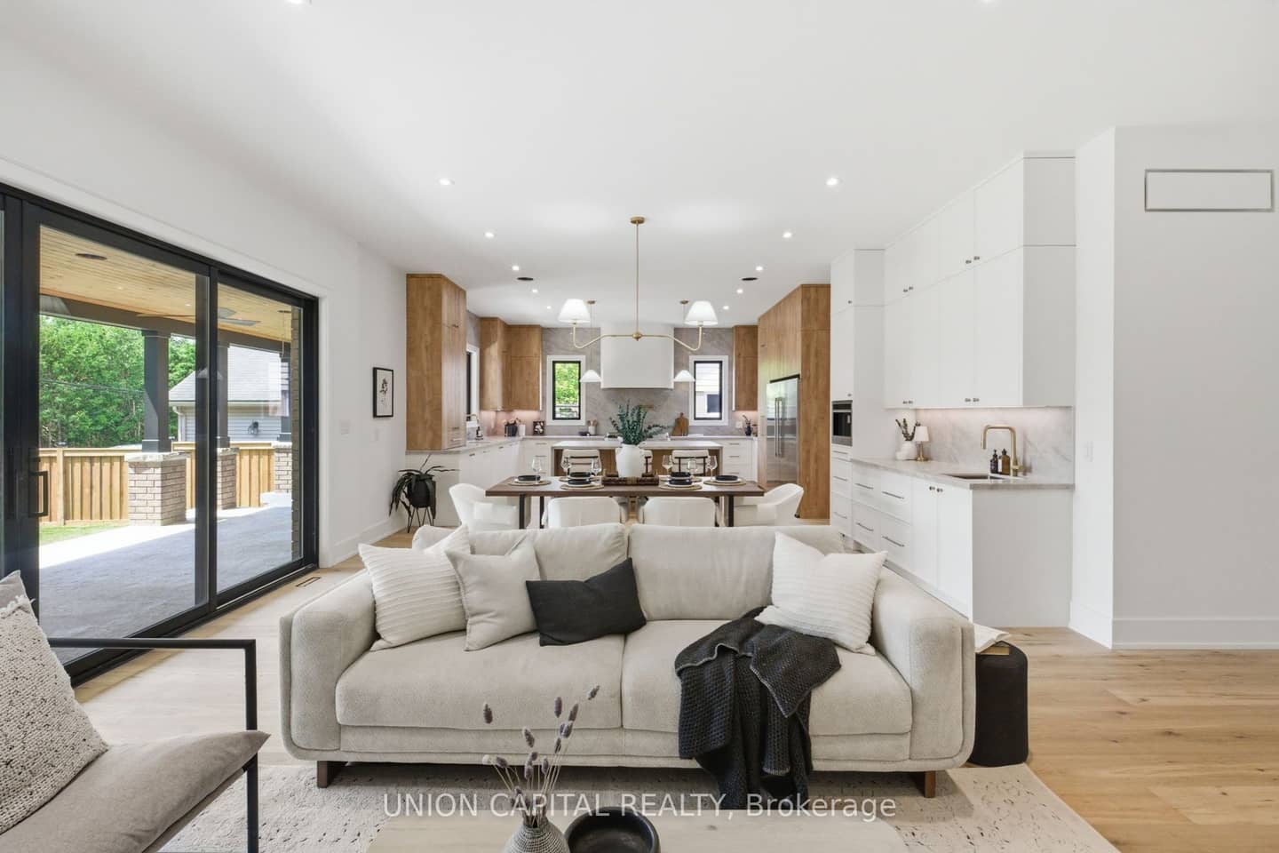106 Hawthorn Avenue, Whitchurch-Stouffville, ON L4A 4S9
