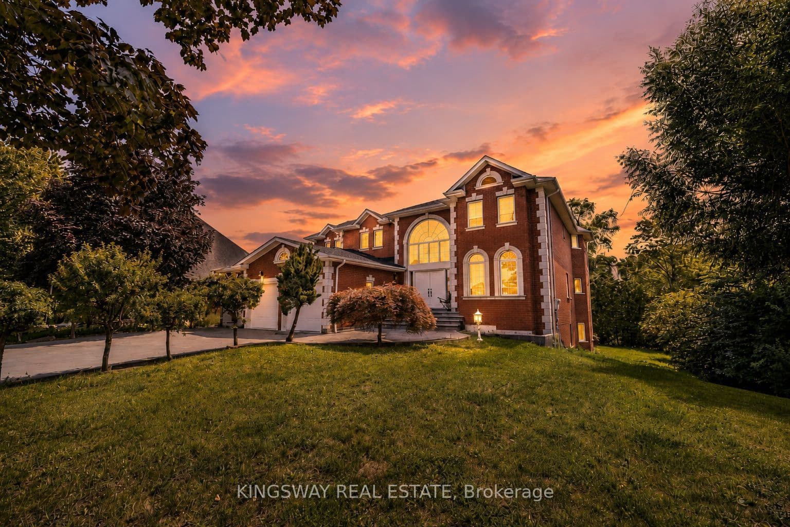 5969 Rayshaw Crescent, Mississauga, ON L5M 2P1