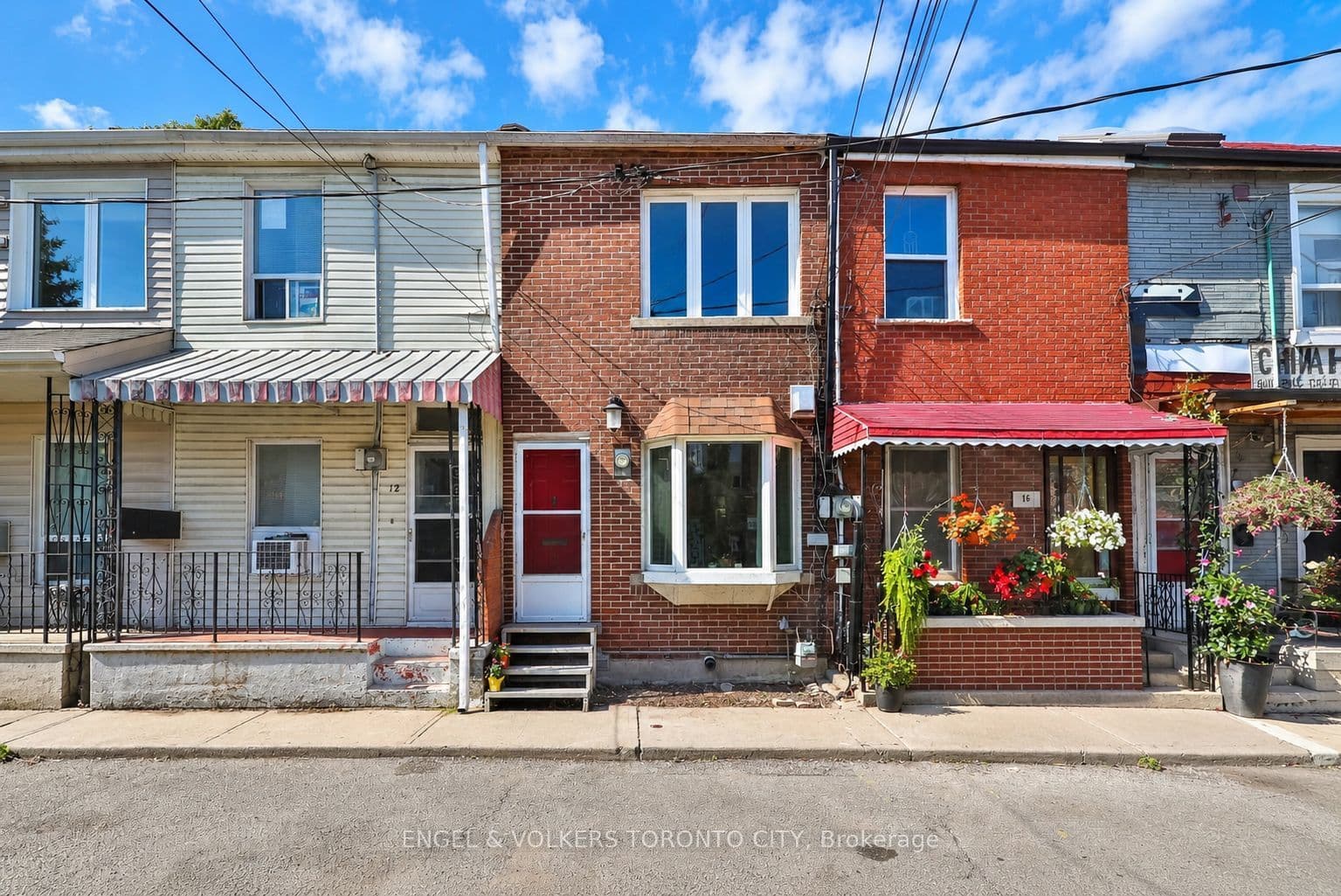 14 Kensington Place, Toronto, ON M5T 2K4