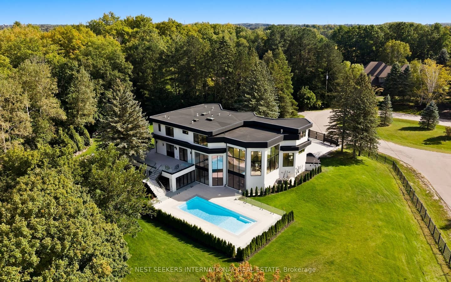 2 Champlain Crescent, King, ON L7B 1K1