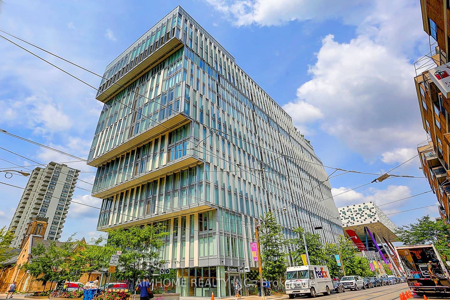 50 Mccaul Street 310, Toronto, ON M5T 1V9