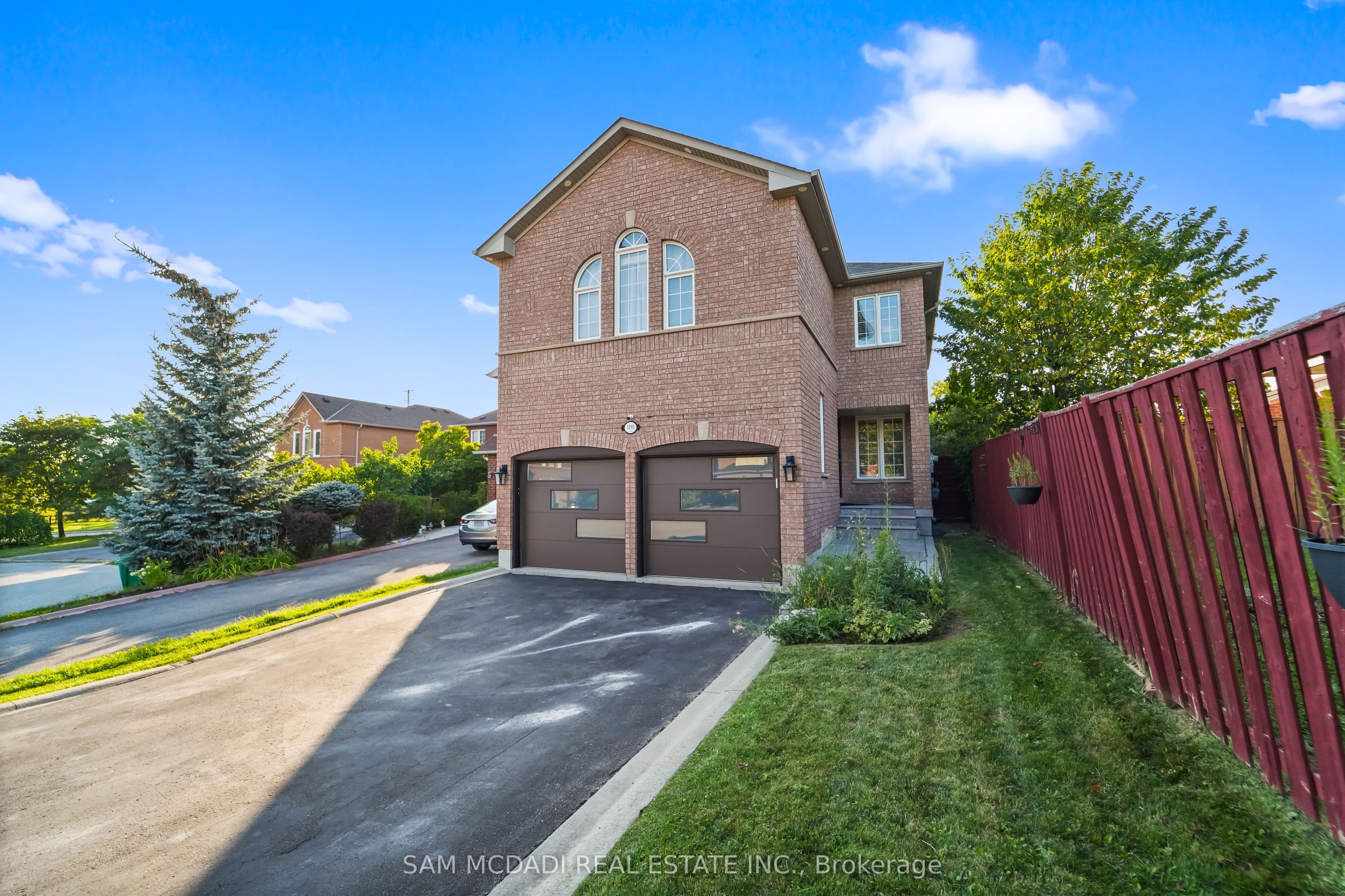 3191 Oakview Road, Mississauga, ON L5N 7N9