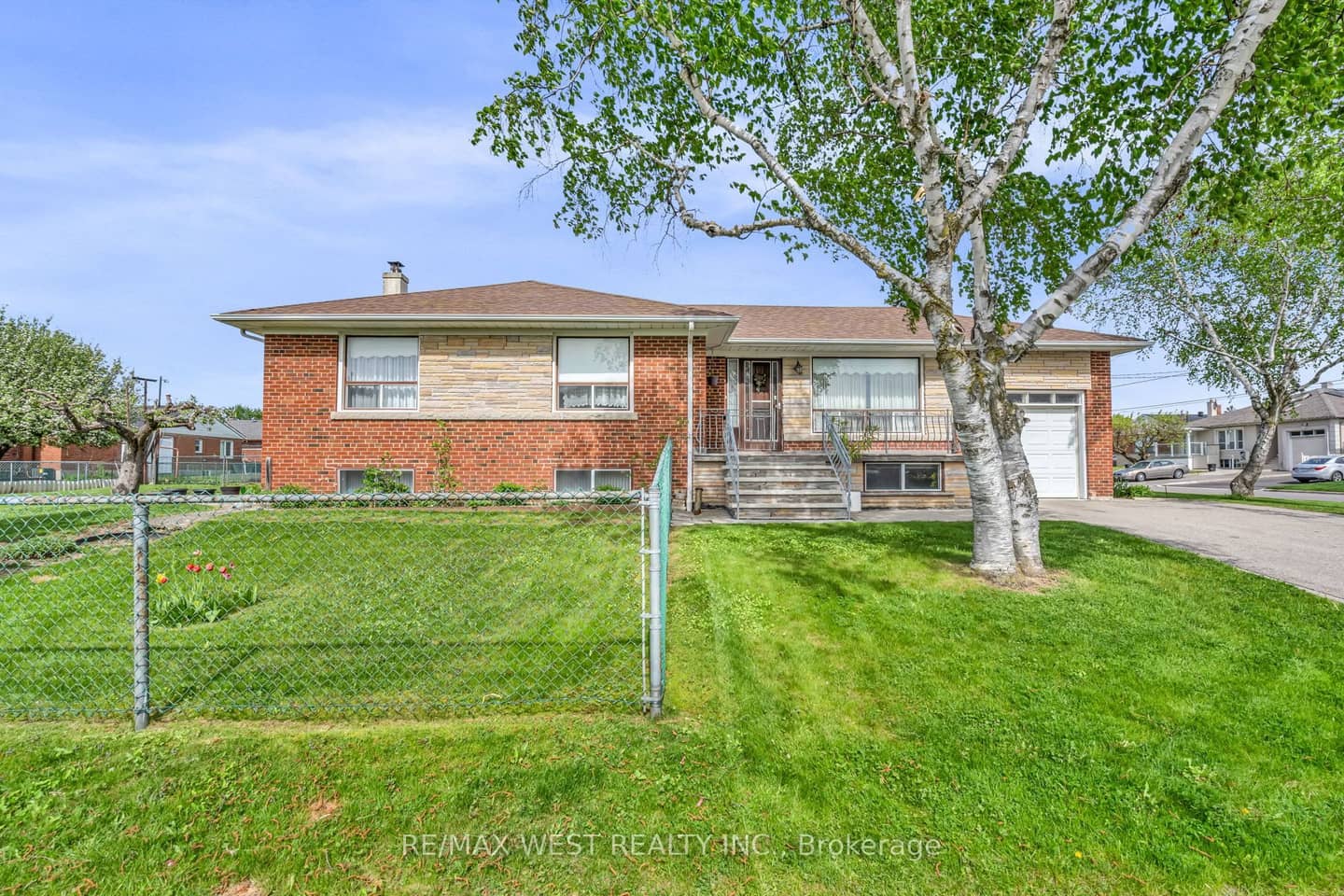 90 Tavistock Road, Toronto, ON M3M 2N9
