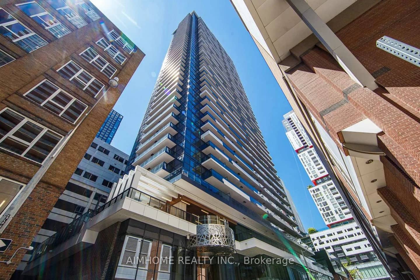 38 Widmer Street 2205, Toronto, ON M5V 0P7