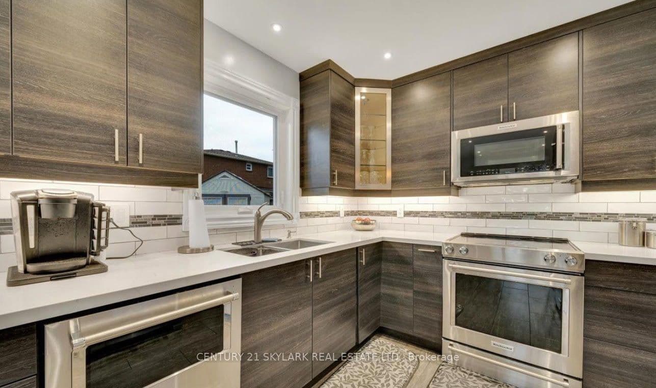 107 Clayton Crescent, Clarington, ON L1C 4N9