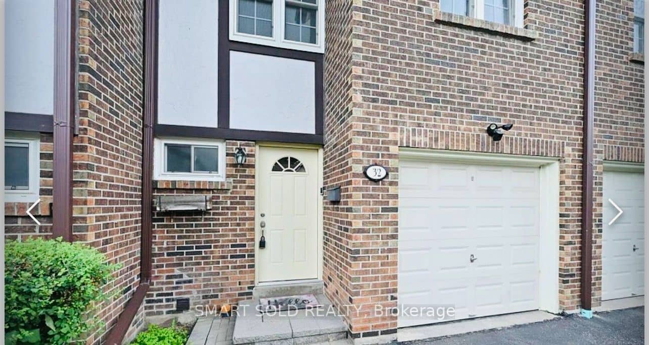 2120 Rathburn Road E 32, Mississauga, ON L4W 2S8