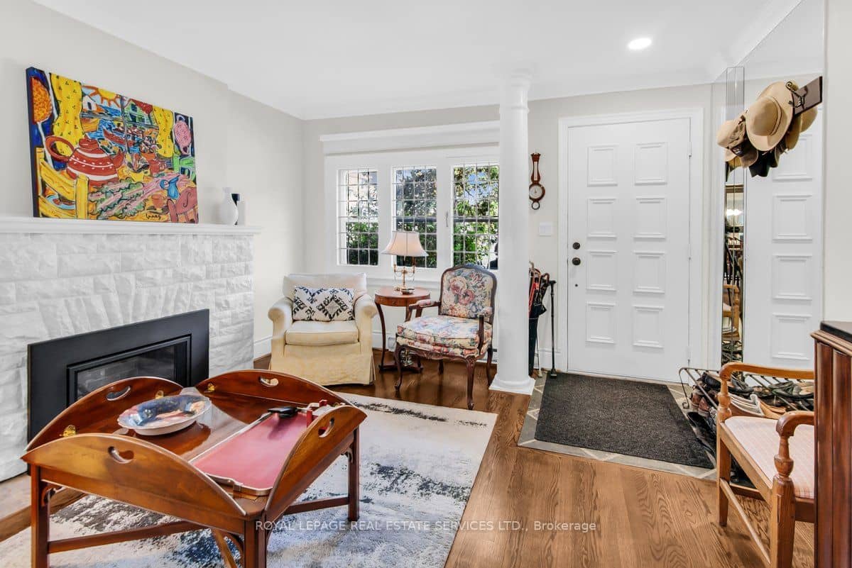 47 Coulson Avenue, Toronto, ON M4V 1Y3