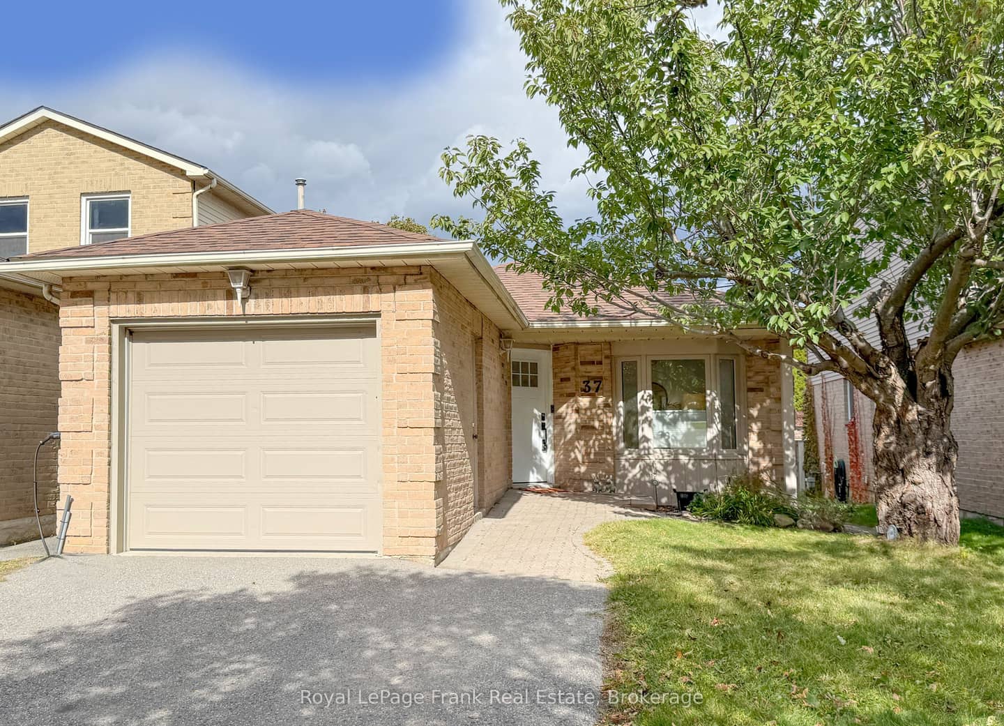 37 Angus Drive, Ajax, ON L1S 5C4