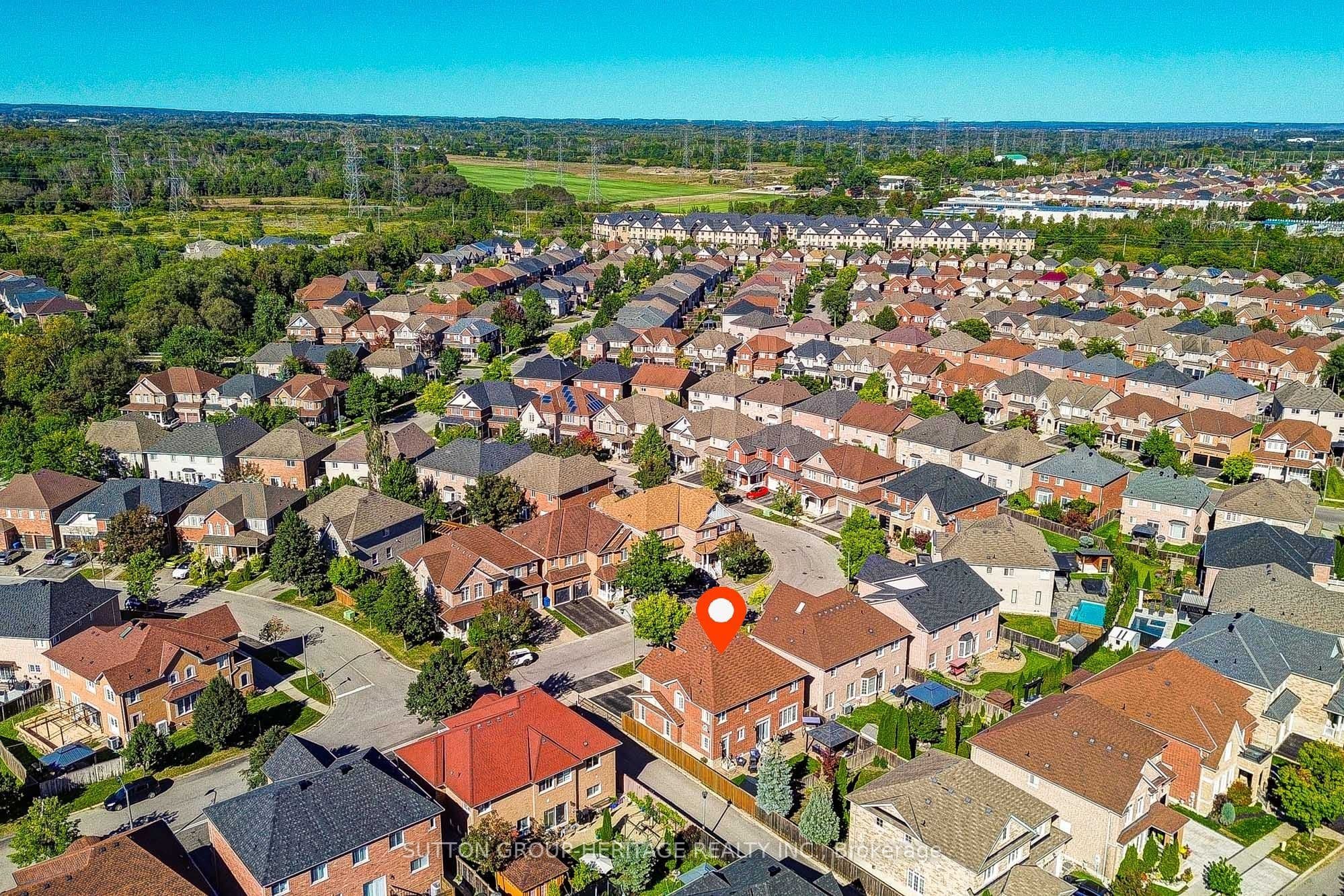 18 Shorten Place, Ajax, ON L1T 0E9