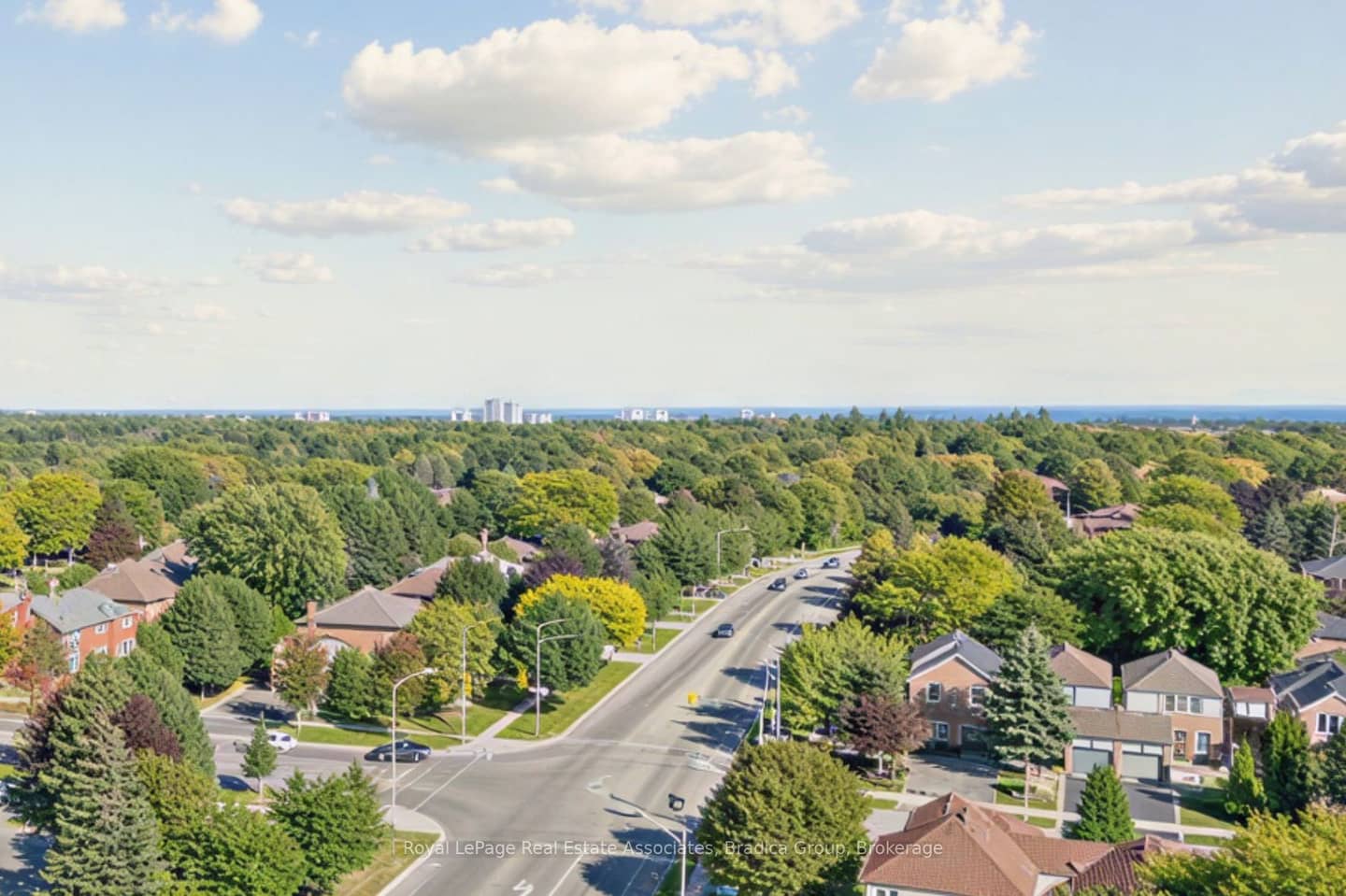 1905 Pilgrims Way Ph2, Oakville, ON L6M 2X2