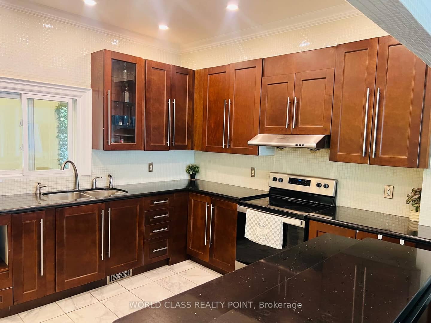 21 South Bonnington Avenue, Toronto, ON M1N 3M2