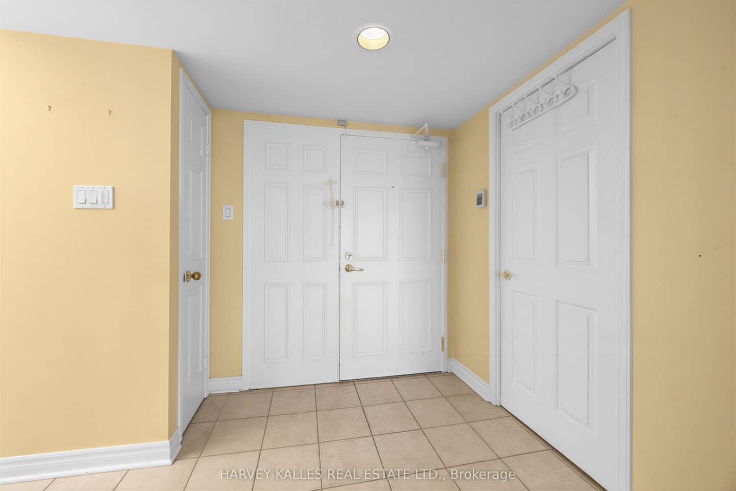 58 Church Street 1101, Brampton, ON L6V 4A8