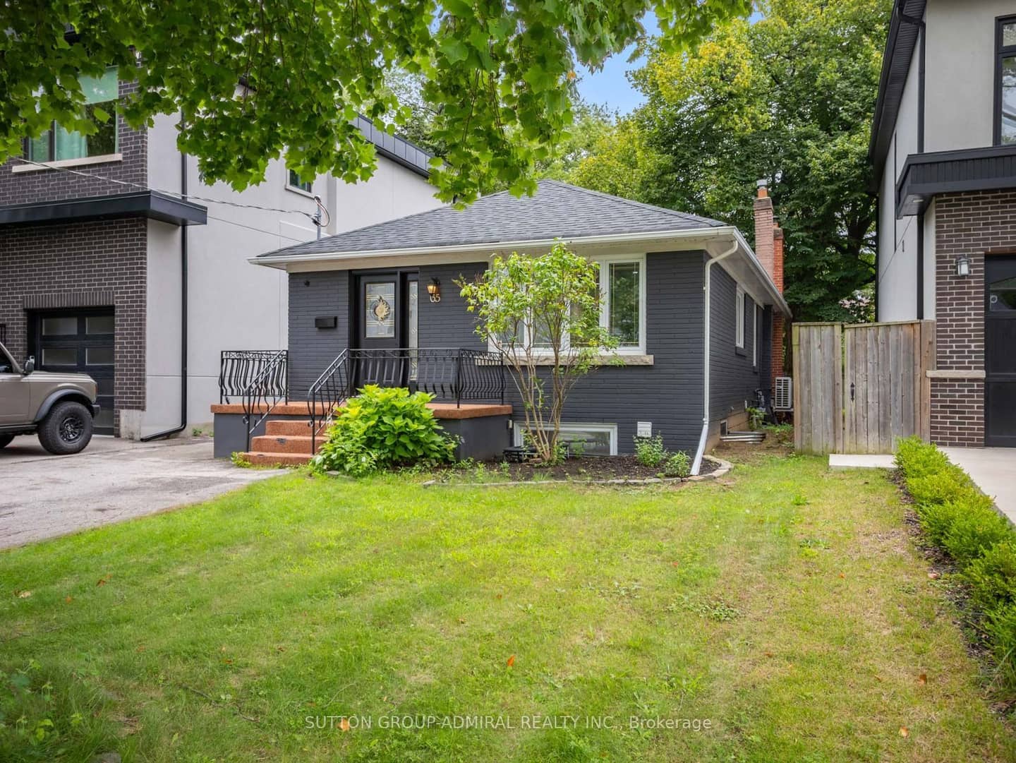 65 Woodbury Road, Toronto, ON M8W 1X8