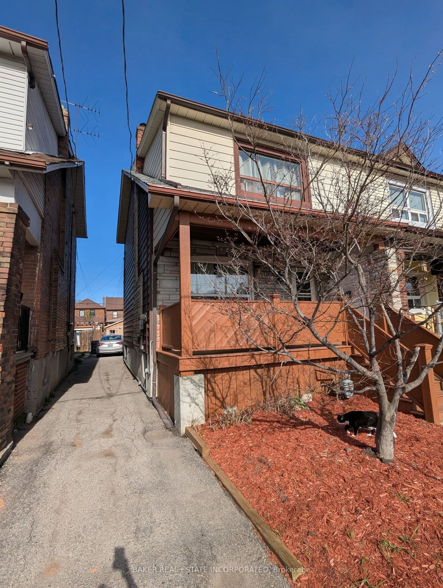 1867 Dufferin Street, Toronto, ON M6E 3P5