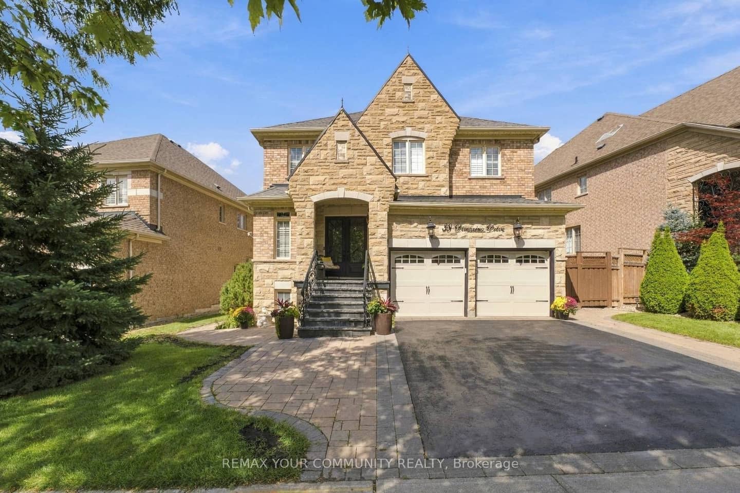 38 Dimarino Drive, Vaughan, ON L6A 0E8