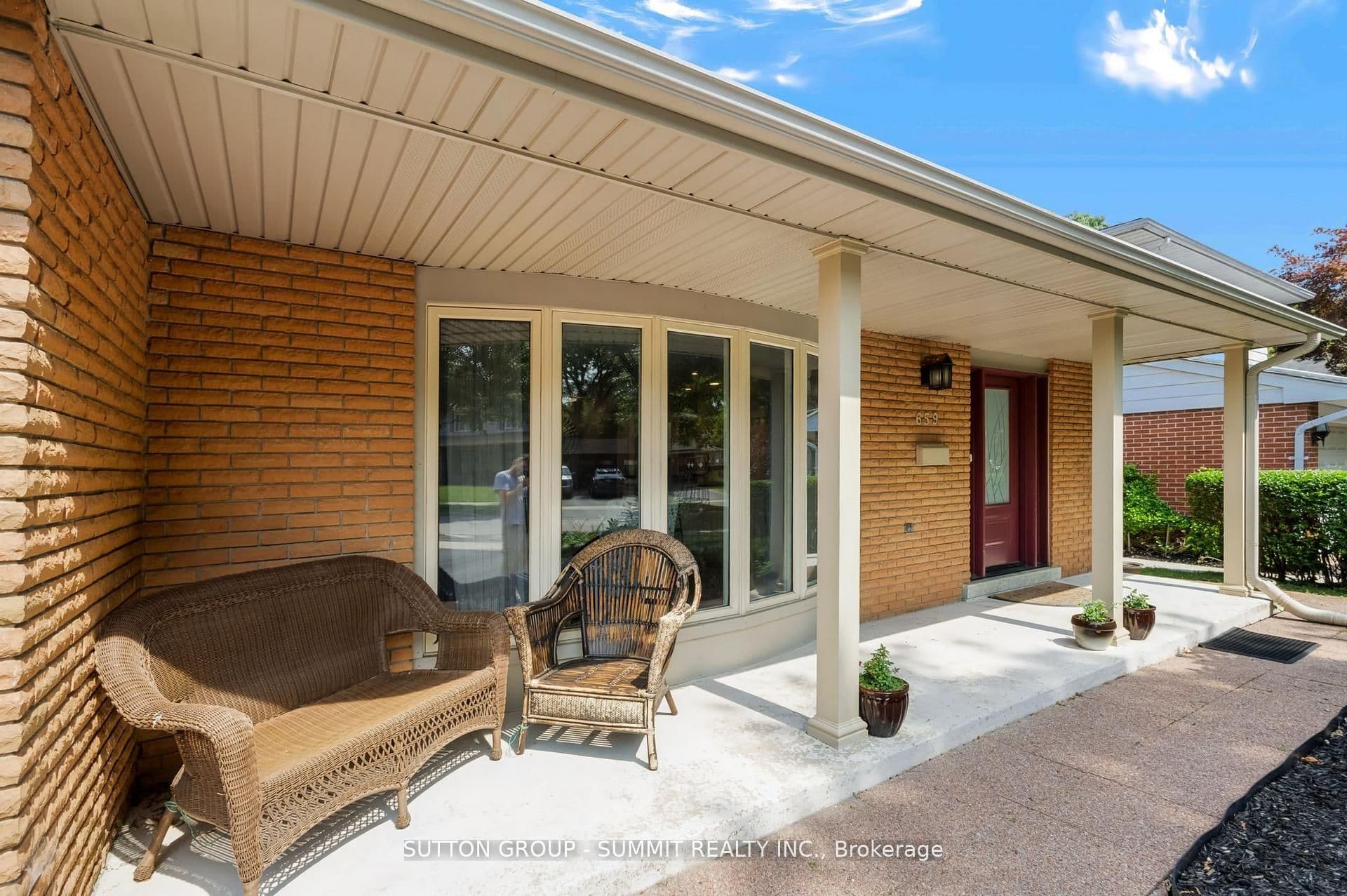 659 Cherrywood Drive, Burlington, ON L7T 3W9