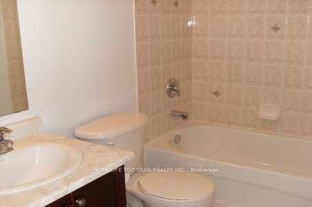29 Woodway Lane Couch House, Markham, ON L6B 0N4