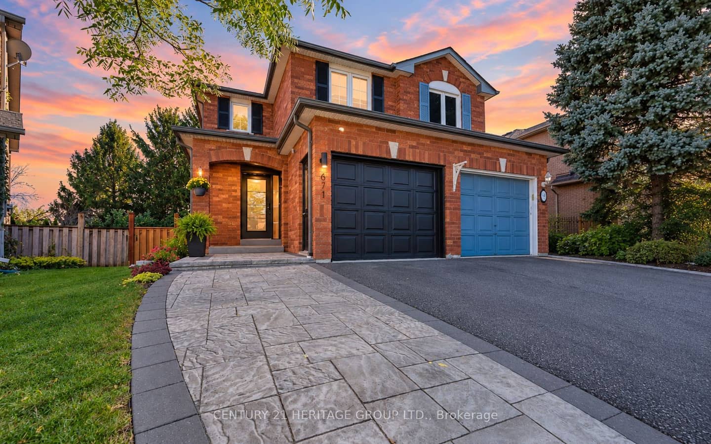671 Walpole Crescent, Newmarket, ON L3X 2B2