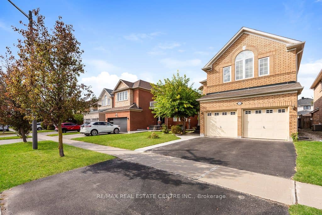 3696 Waterfall Crescent, Mississauga, ON L5N 8G8