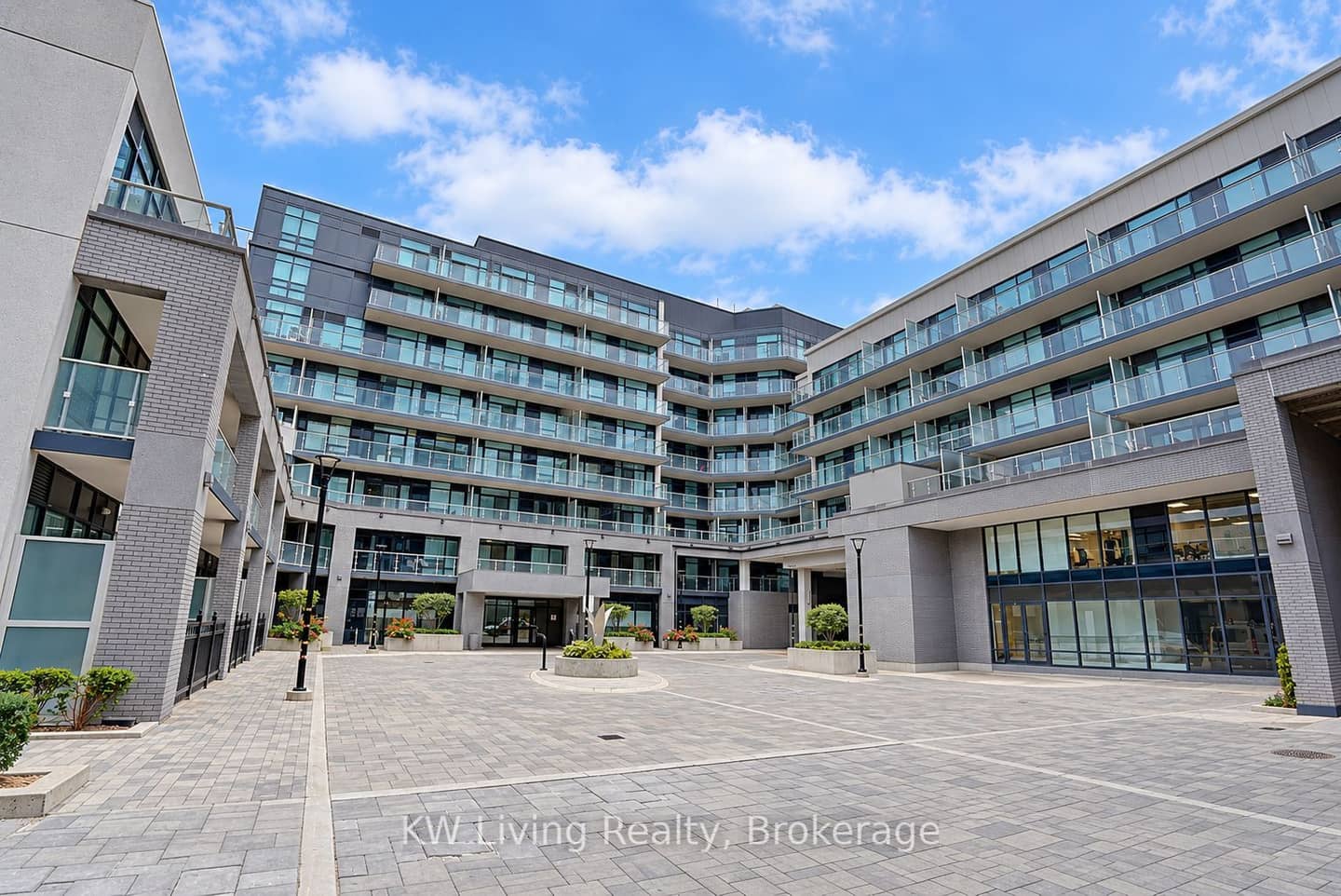 621 Sheppard Avenue E 220, Toronto, ON M2K 1B5