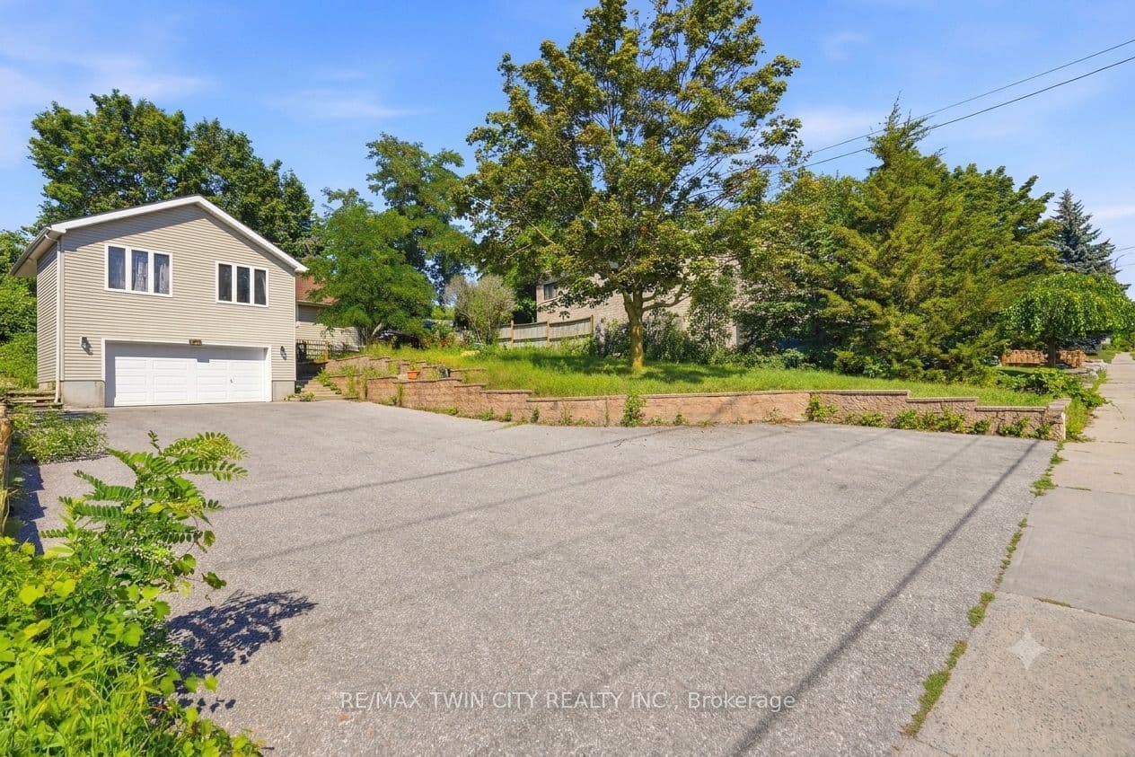 980 Ritson Road N, Oshawa, ON L1G 6Z5