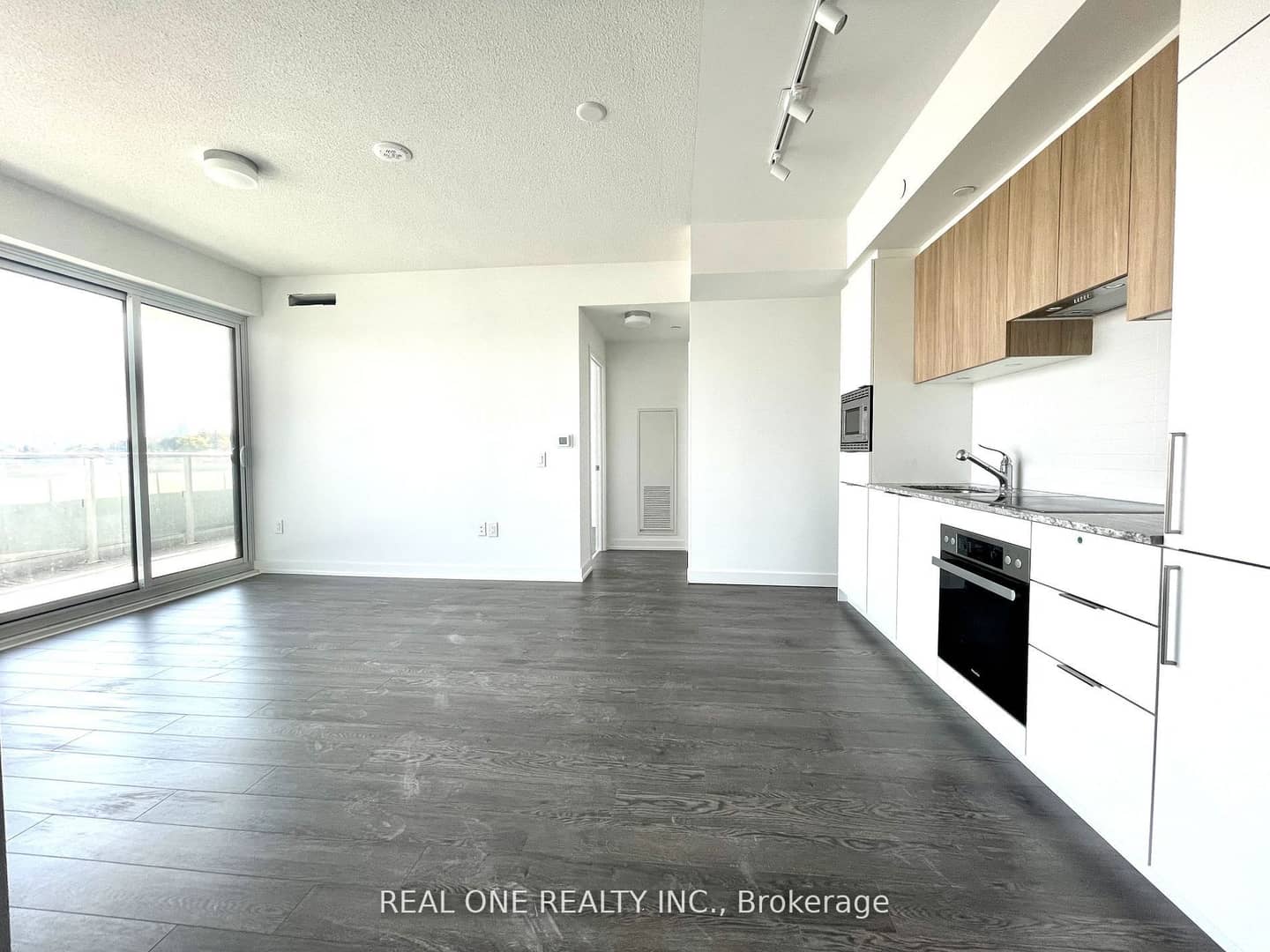 50 O'Neill Road 310, Toronto, ON M3C 0R2