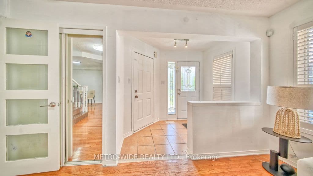 3706 Forest Bluff Crescent, Mississauga, ON L5N 7W7