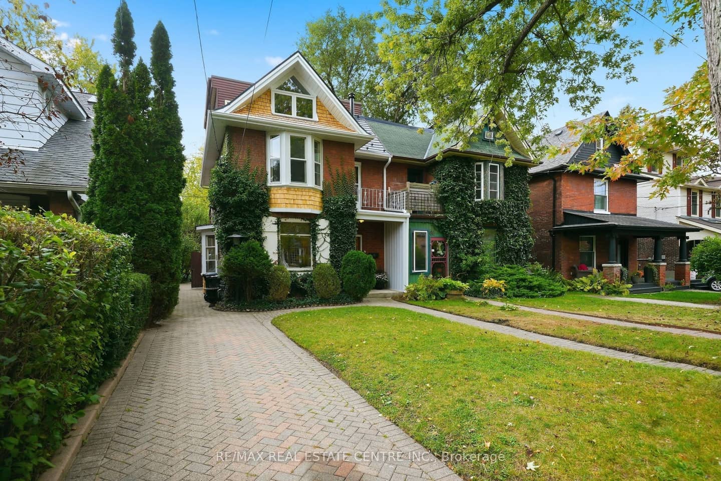 71 Lyall Avenue, Toronto, ON M4E 1W1