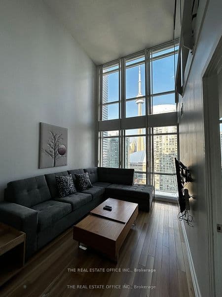 15 Fort York Boulevard 2808, Toronto, ON M5V 3Y4