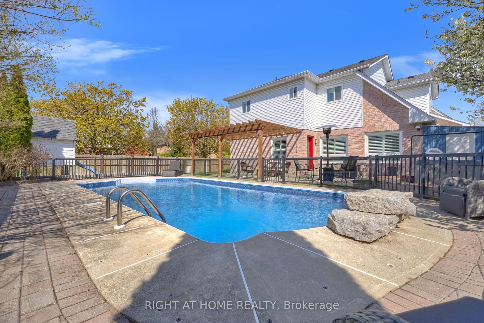 75 Auburn Lane, Clarington, ON L1E 2E9