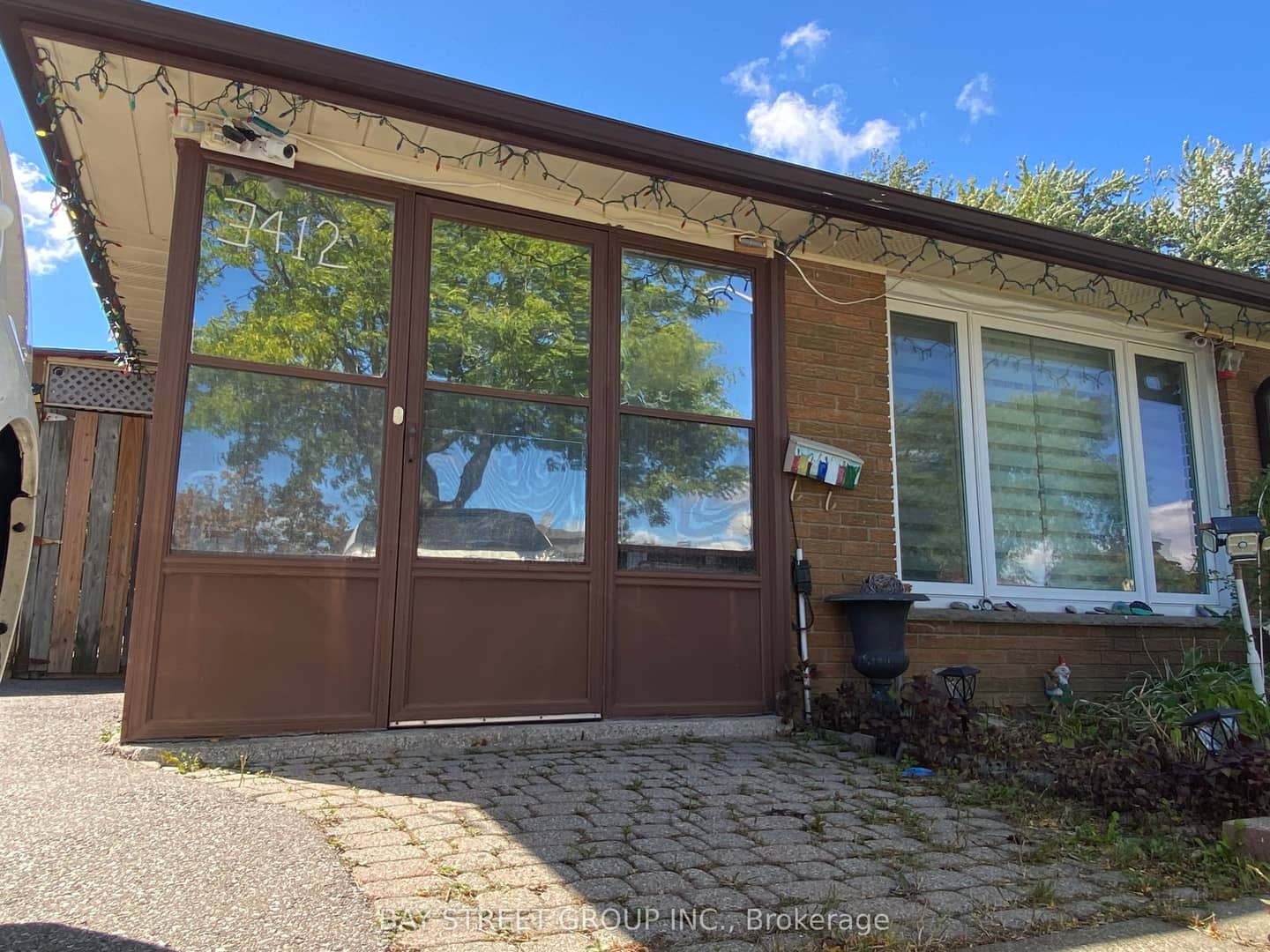 3412 Ellengale Drive, Mississauga, ON L5C 1Z4