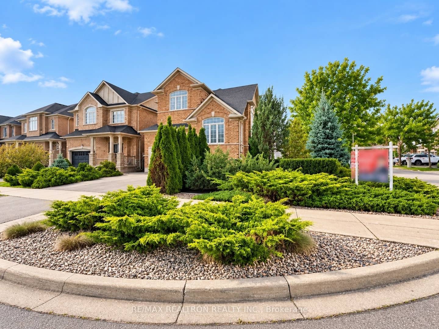 405 Lauderdale Drive, Vaughan, ON L6A 4K9