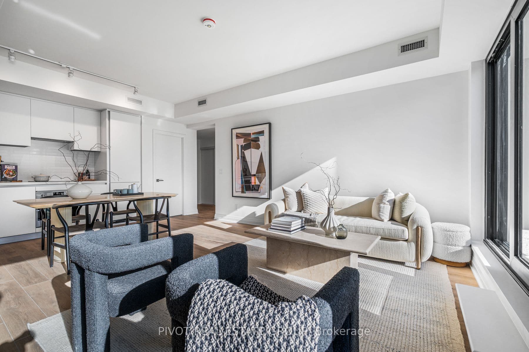 4015 The Exchange 1307, Mississauga, ON L5B 0N9